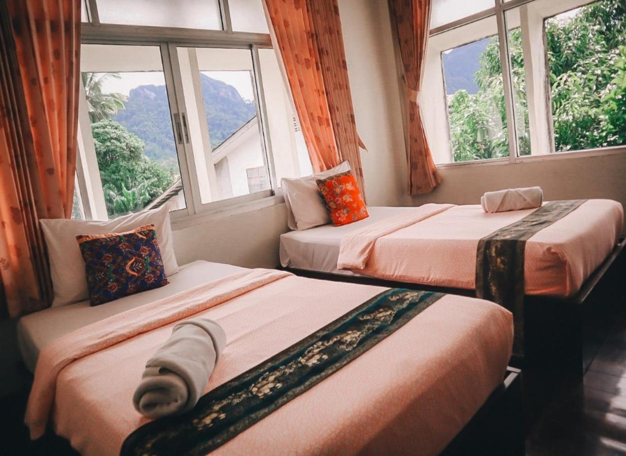 Thaweesuk Heritage Homestay Пхангнга Экстерьер фото